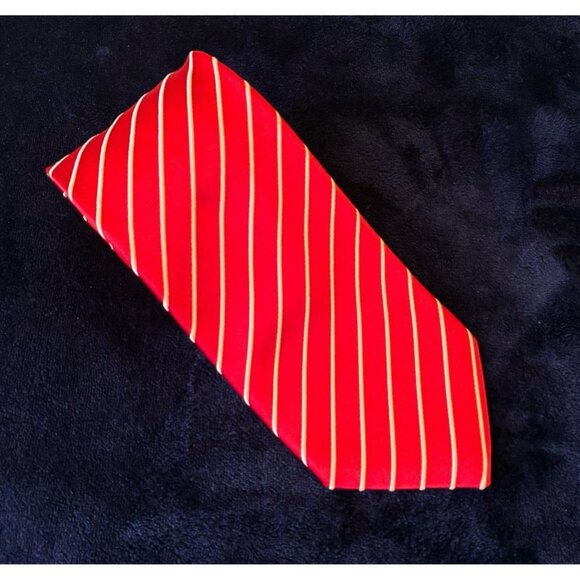 Vintage Valentino Cravatte 100% silk Tie Red Gold Stripe Made In Italy Office - Picture 1 of 10